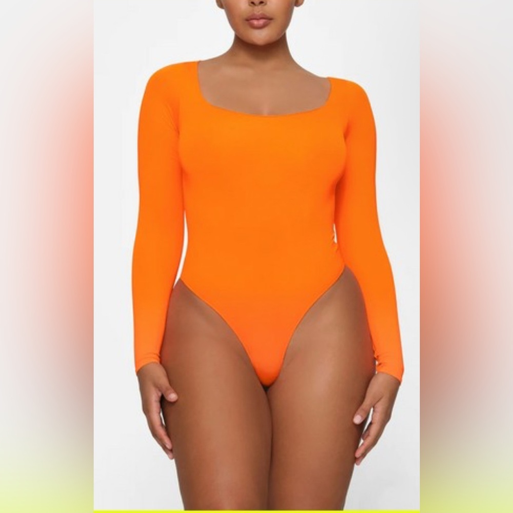 SKIMS Essential Scoop Neck Bodysuit